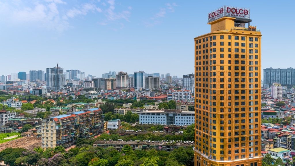 Khách sạn Hà Nội Dolce by Wyndham Hanoi Golden Lake dát vàng 24k 