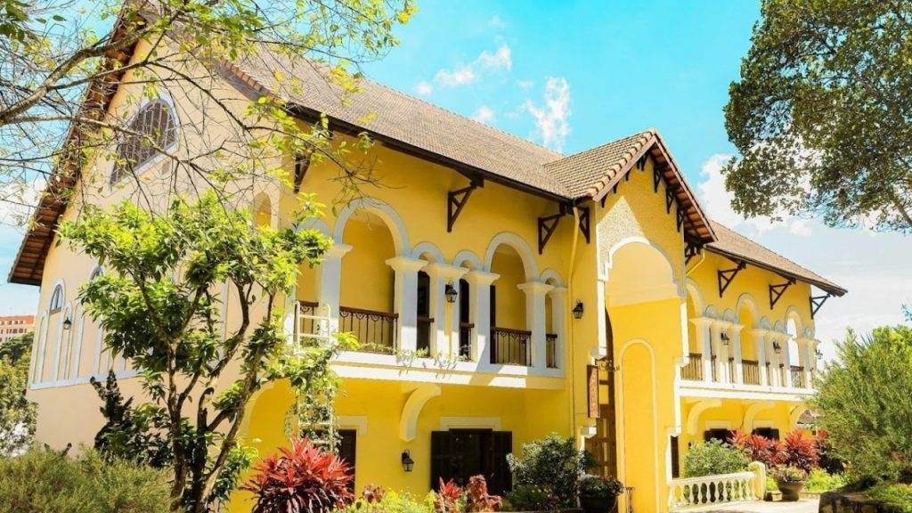 Ana Mandara Villas Dalat Resort & Spa cổ điển