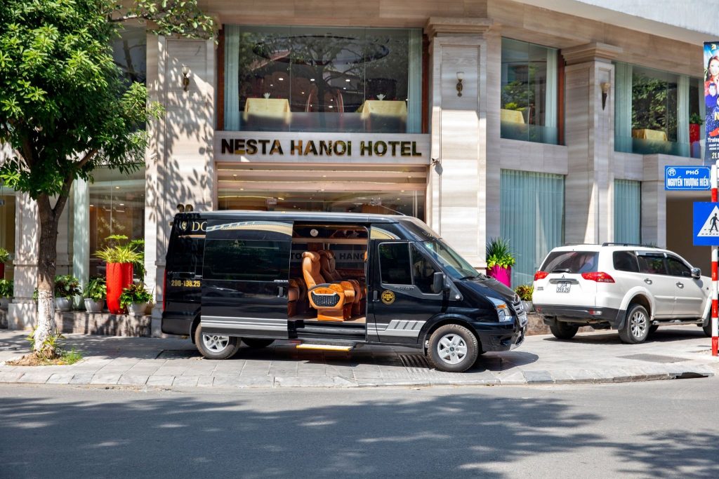 Dịch vụ hỗ trợ đưa đón sân bay Nội Bài tại khách sạn gần ga Hà NộI Nesta Hanoi Hotel  