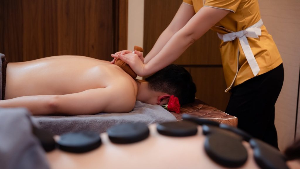 Mẹo đặt khách sạn gần Hồ Gươm kết hợp spa và dịch vụ chăm sóc sức khỏe tiết kiệm chi phí 