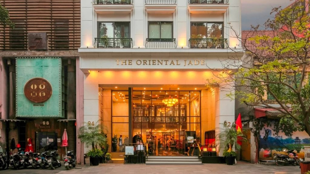 Khách sạn phố cổ Hà Nội Oriental Jade với view nhìn thẳng Hồ Gươm