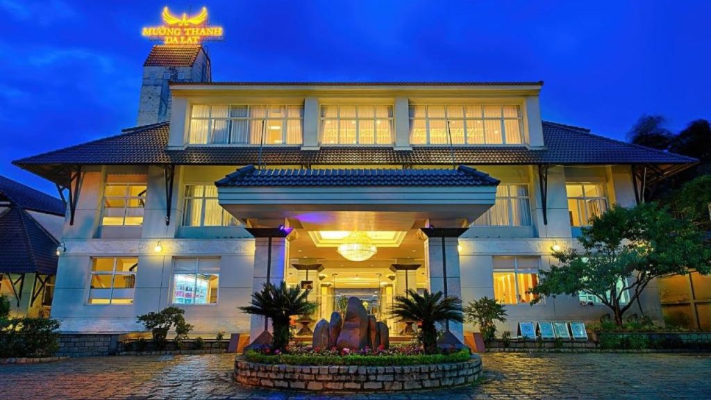 Mặt tiền khách sạn Mường Thanh Holiday 