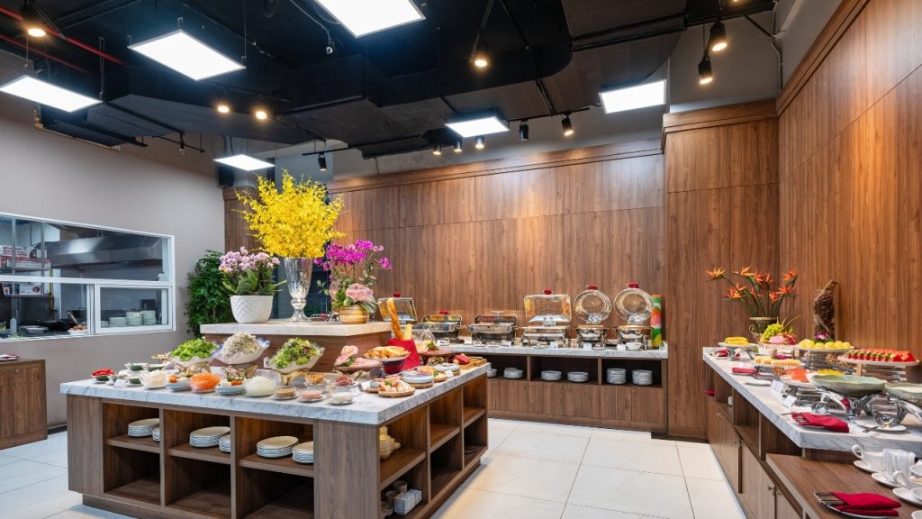 Buffet sáng tại khách sạn phố cổ Hà Nội Nesta Hotel & Spa