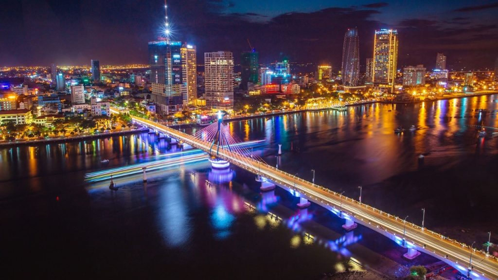 Cầu Sông Hàn là cây cầu quay nổi tiếng của thành phố Đà Nẵng