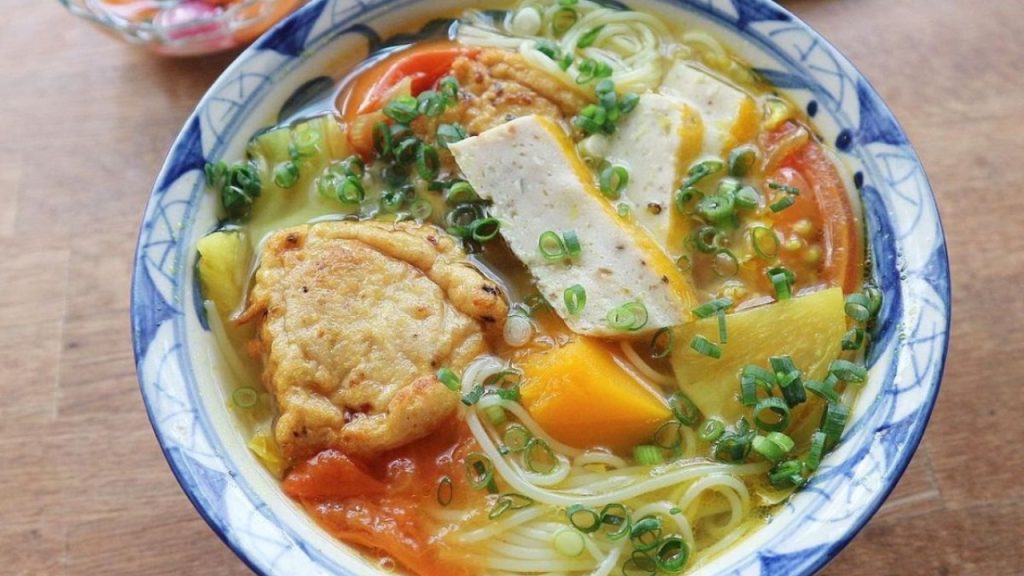 Quán ăn ngon Đà Nẵng nổi bật với bún chả cá chuẩn vị miền Trung