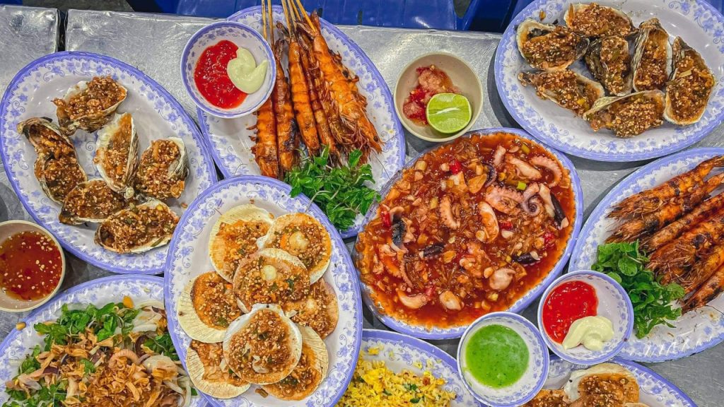 Quán ăn ngon Đà Nẵng hải sản bình dân luôn đông khách