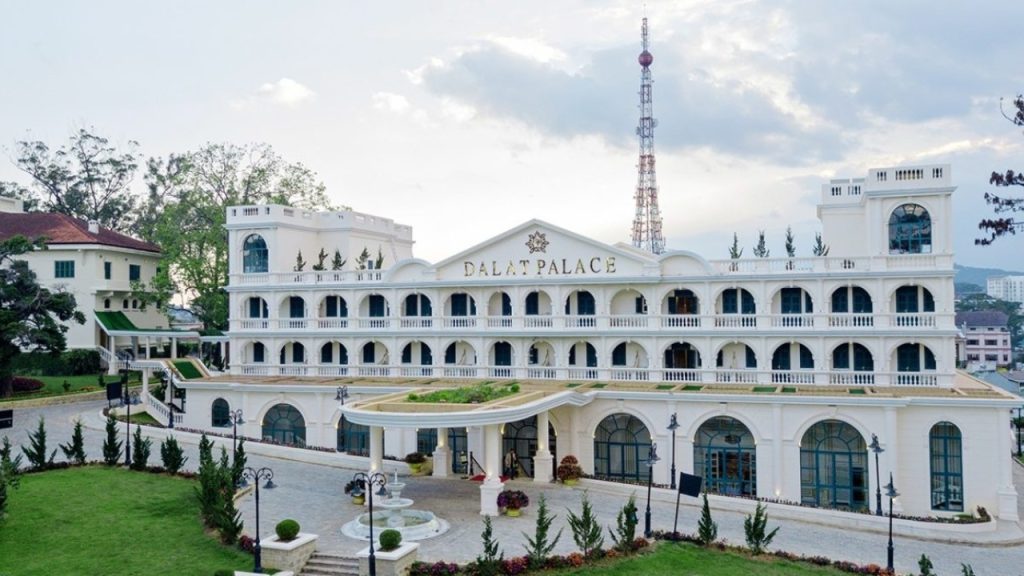 Vẻ đẹp hoài cổ của Dalat Palace Heritage Hotel
