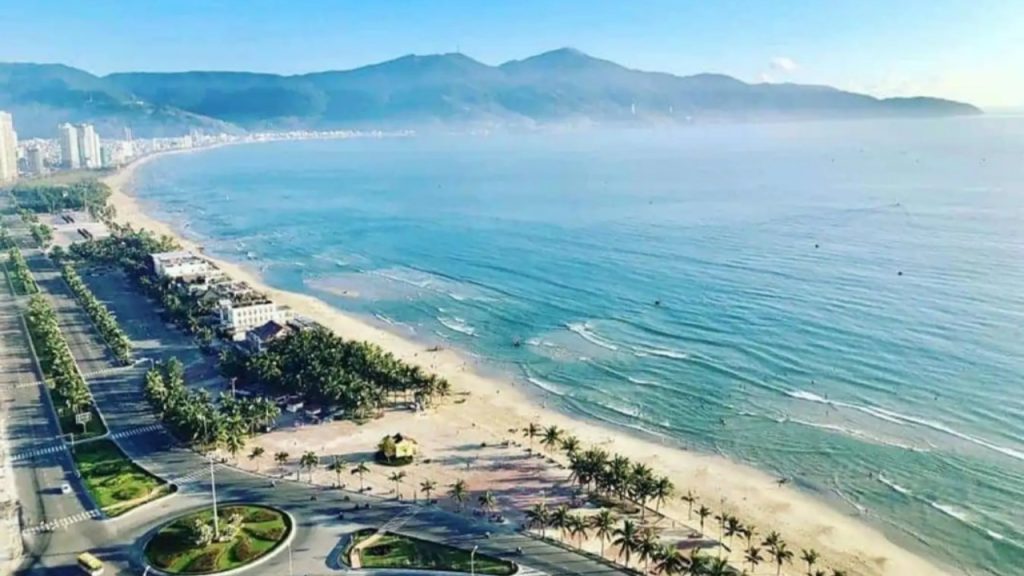 美溪海滩是岘港旅游吸引人的度假胜地