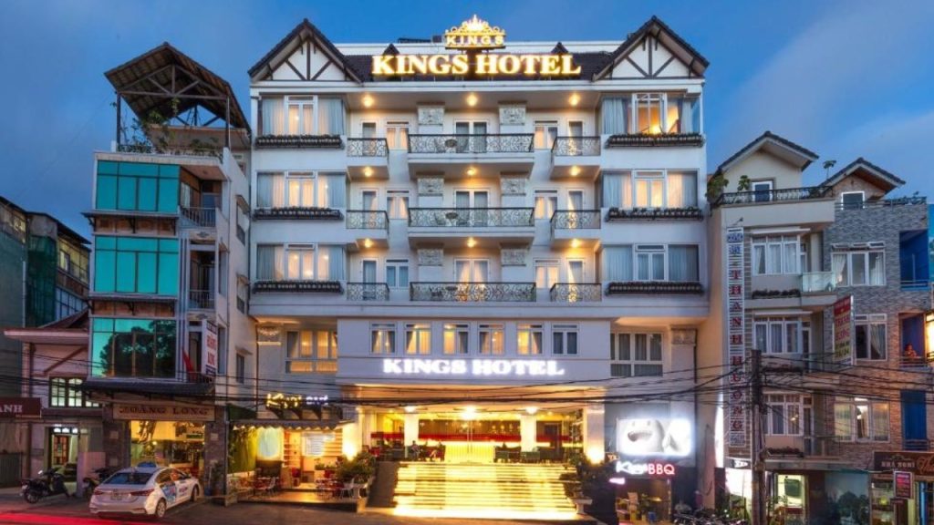 Kings Đà Lạt sở hữu vị trí vàng giữa hồ và chợ