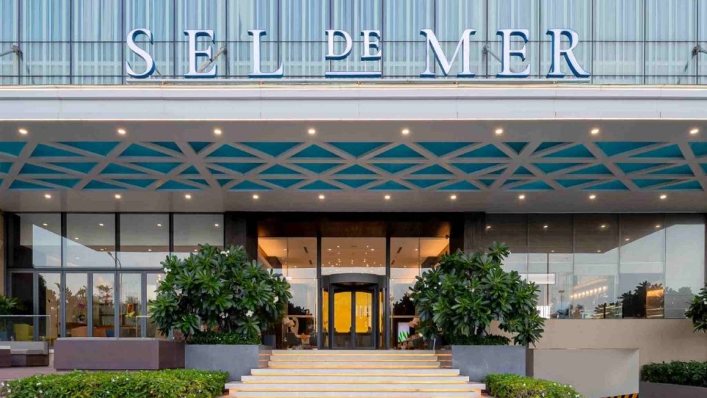 Sel de Mer Hotel & Suites thiết kế thanh lịch và hiện đại