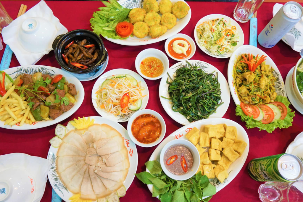Cơm Niêu Nhà Đỏ - quán cơm gia đình đậm chất Việt tại Đà Nẵng