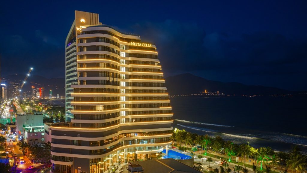 Nesta Celia Da Nang Hotel nổi bật với không gian sang trọng gần phố An Thượng 