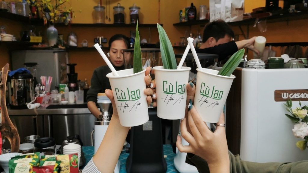 Trà thảo mộc là món quà lưu niệm Hội An ý nghĩa dành cho ông bà, bố mẹ 