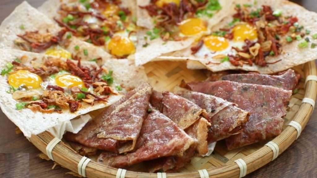 Bánh tráng kẹp Dì Hoa giòn thơm hấp dẫn