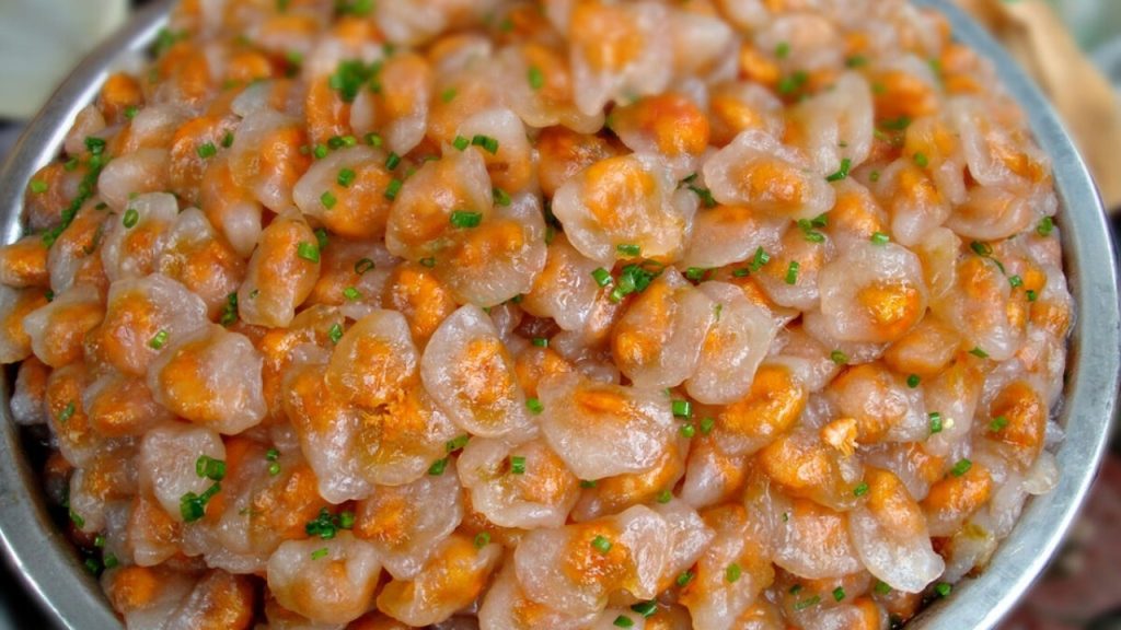 Bánh bột lọc chiên giòn thơm ngon tại Chợ Cồn Đà Nẵng