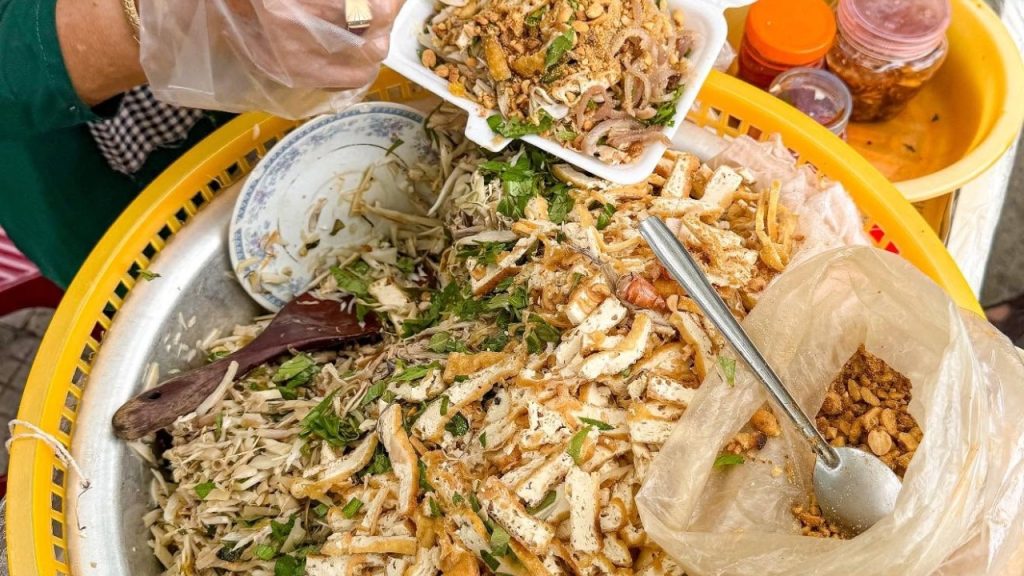 Mít trộn da heo Đà Nẵng thơm ngon đậm vị địa phương