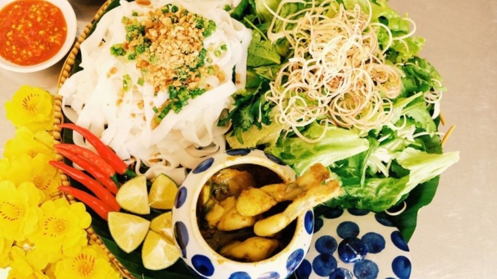 Mì Quảng Ếch Bếp Trang được nhiều du khách yêu thích