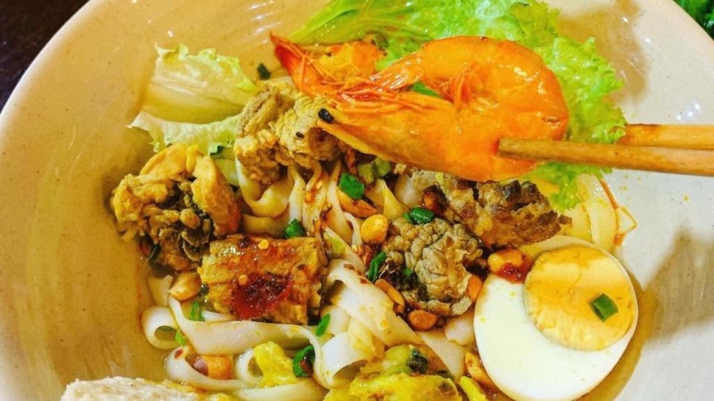 Quán mì Quảng Đà Nẵng bình dân được người địa phương yêu thích