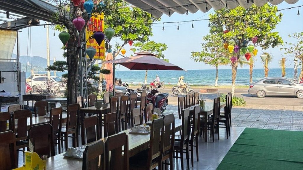Hải sản Bé Mặn ven biển Võ Nguyên Giáp