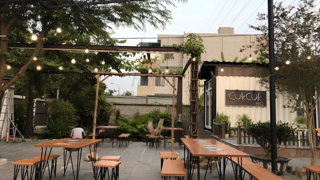 Cukcuk BBQ quán nhậu Đà Nẵng phong cách sân vườn ấm cúng