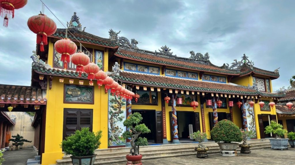 Chùa Phước Lâm Hội An với khuôn viên xanh mát 
