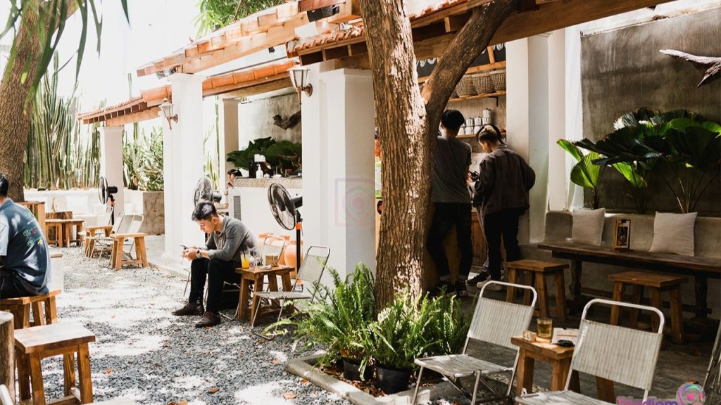 Ador Coffee quán cà phê chill Đà Nẵng sân vườn