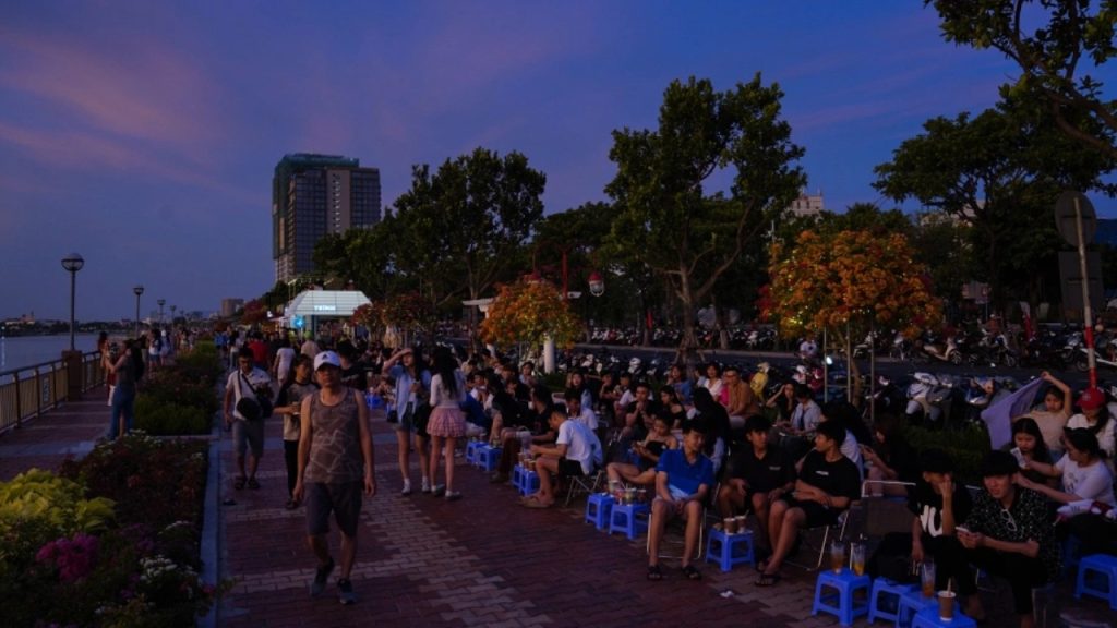 Cà phê cóc ven sông Hàn và nhịp sống Đà Nẵng về đêm