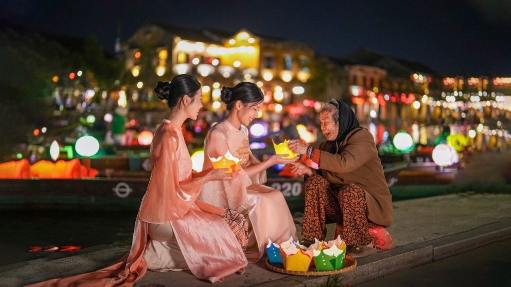 Kinh nghiệm khám phá phố cổ Hội An về đêm dành cho du khách lần đầu ghé thăm