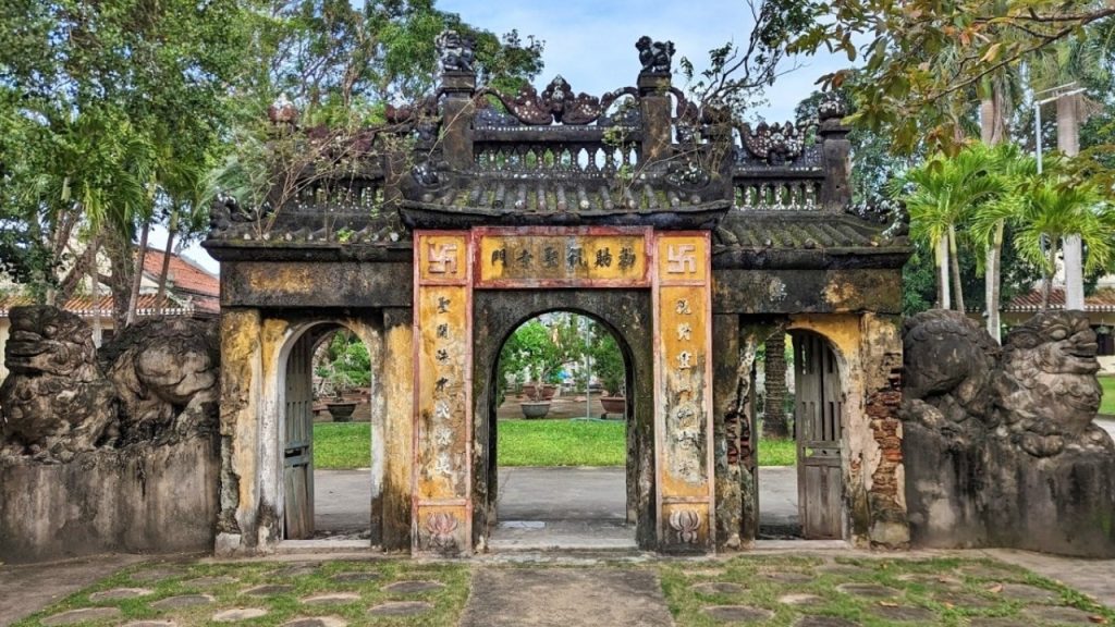 Chùa Chúc Thánh mang vẻ đẹp cổ kính và yên bình giữa lòng Hội An 