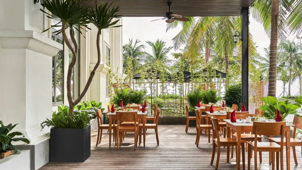 Nhà hàng The Oceania tại Nesta Danang Hotel Đà Nẵng