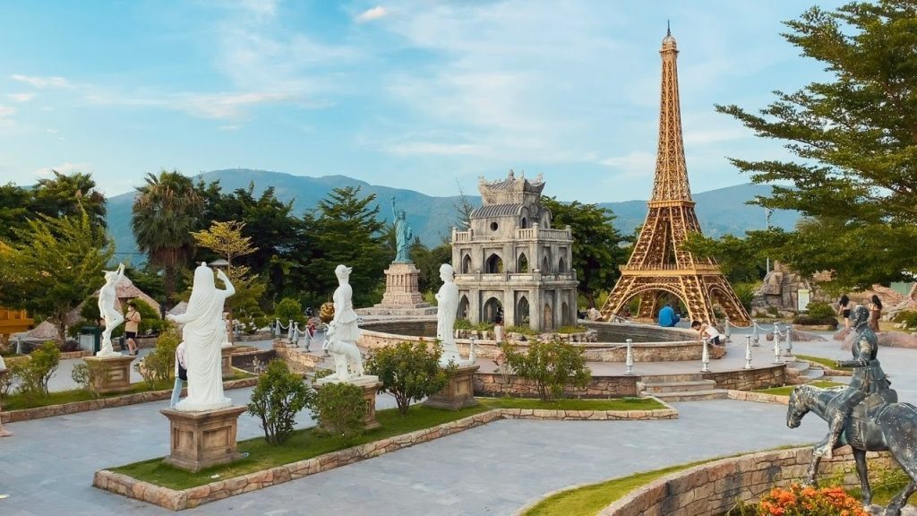 Tham quan và check in tại công viên kỳ quan thế giới Đà Nẵng 2026