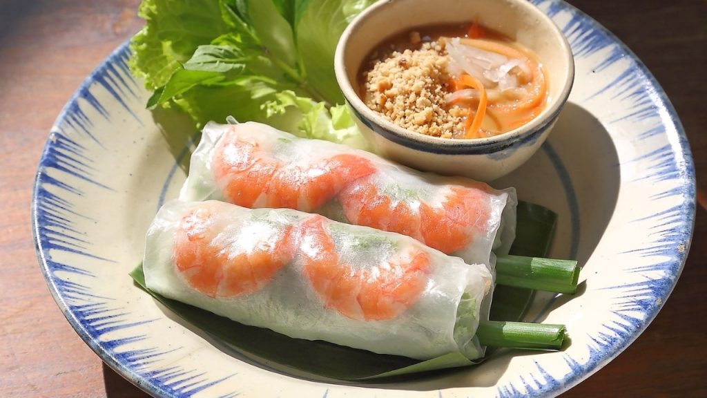 Gỏi cuốn Sài Gòn thanh mát
