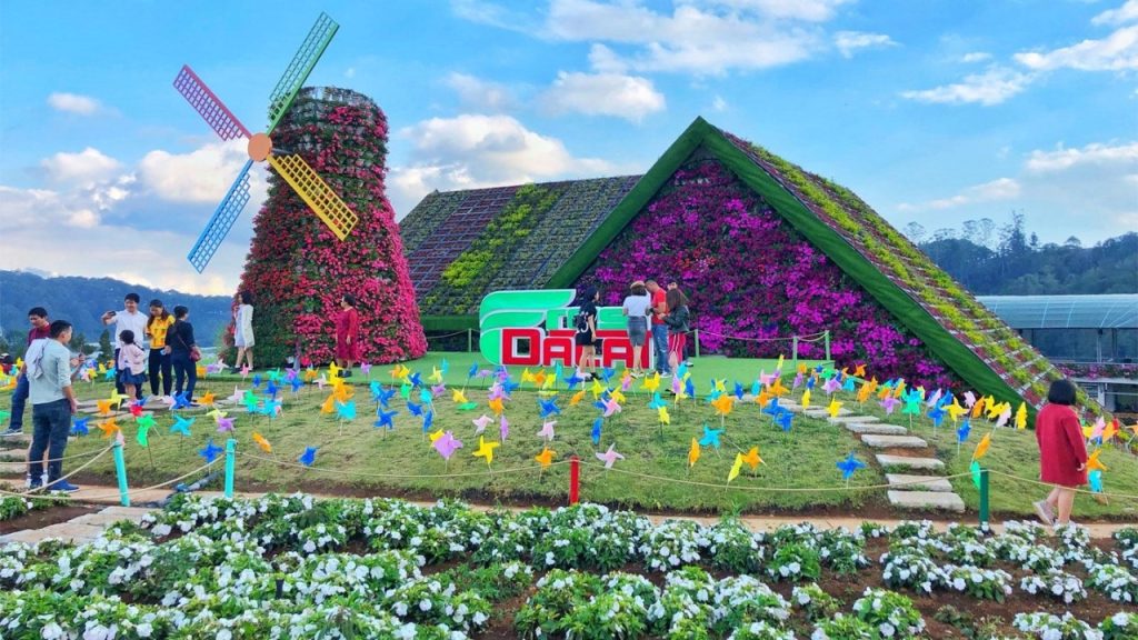Chiêm ngưỡng vẻ đẹp rực rỡ của Vườn hoa Thành phố Đà Lạt.