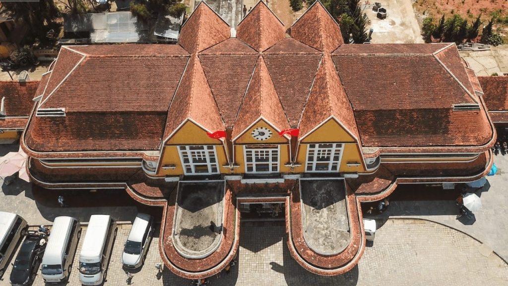 Nhà ga Đà Lạt với kiến trúc được công nhận là di tích quốc gia