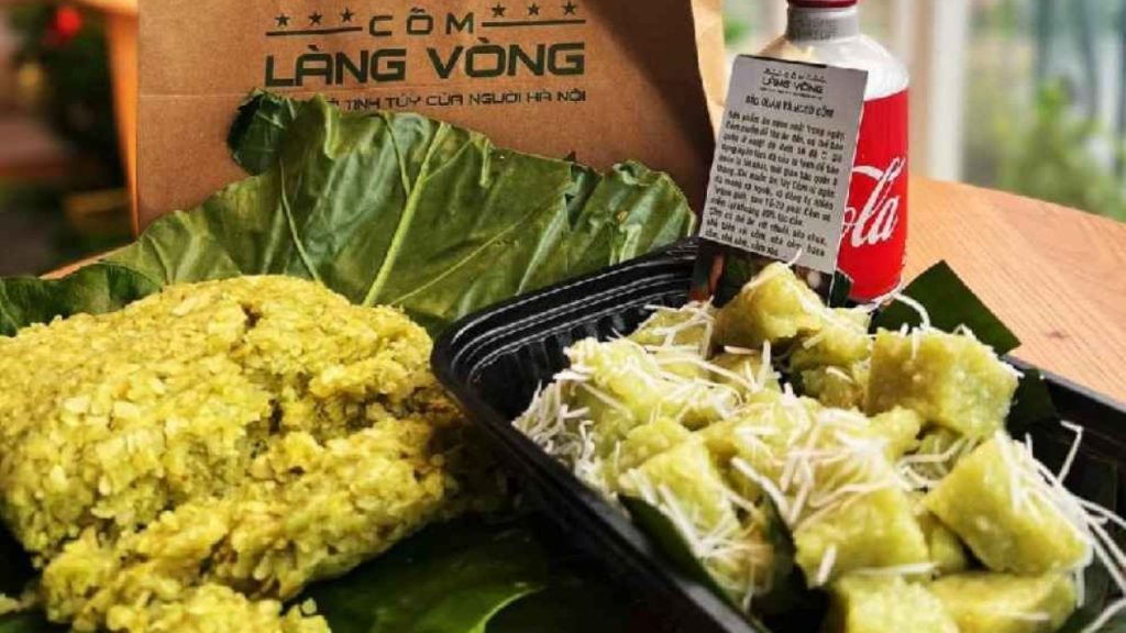 Cốm làng Vòng và bánh cốm Hàng Than làm quà nổi tiếng