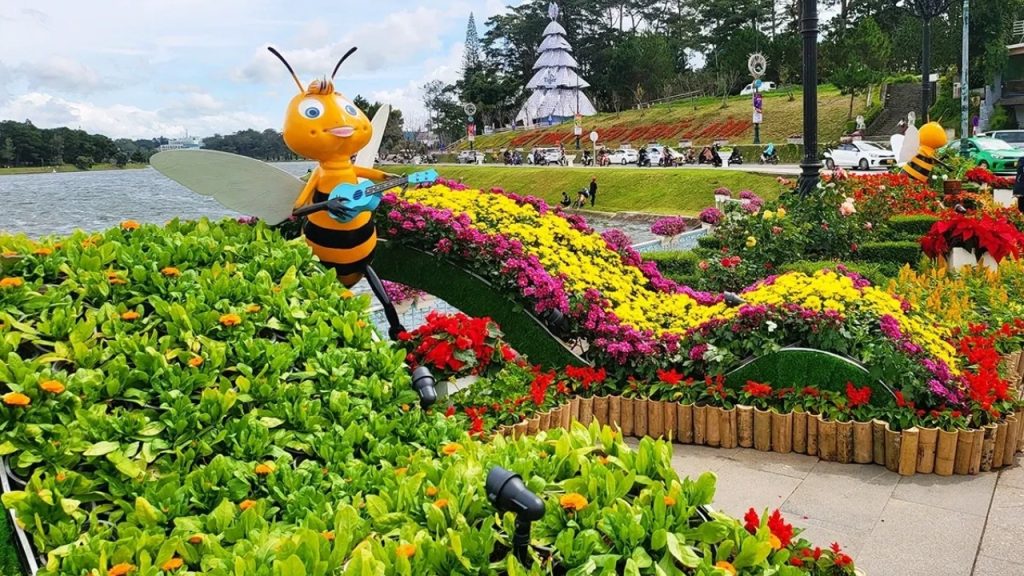 Lễ hội hoa Đà Lạt lần thứ XI tôn vinh văn hóa, hoa và du lịch của thành phố ngàn hoa