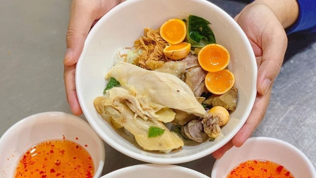 Bánh ướt lòng gà đặc sản Đà Lạt nổi tiếng của người địa phương