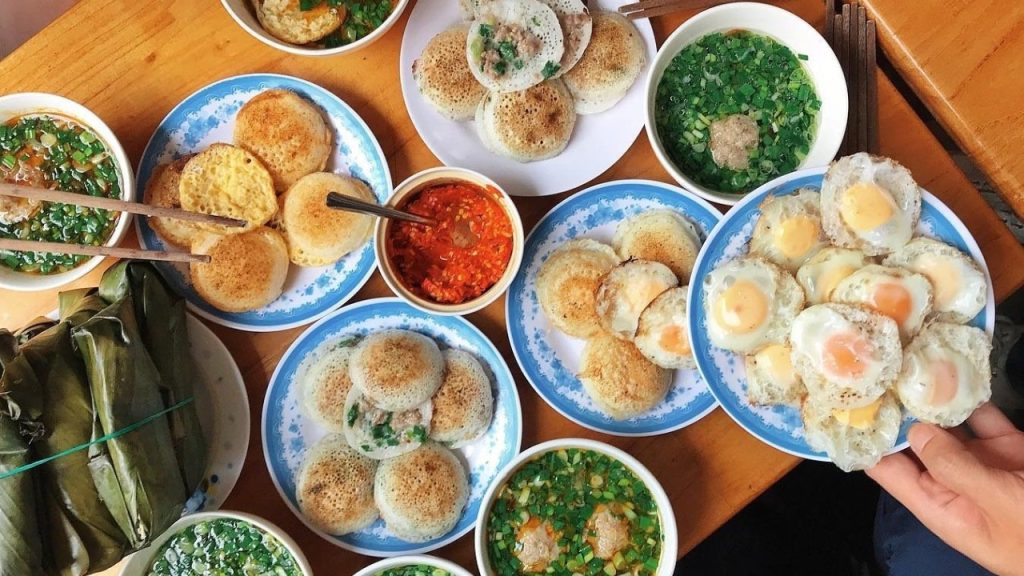 Bánh căn Đà Lạt nóng giòn thơm ngon