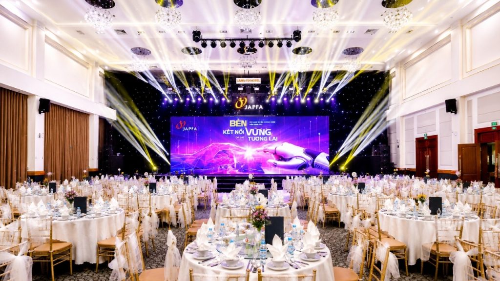 Ladalat Hotel với đại sảnh tiệc cưới rộng lớn, sang trọng và phù hợp với đám cưới đông khách tại Đà Lạt (Nguồn: Ladalat Hotel)
