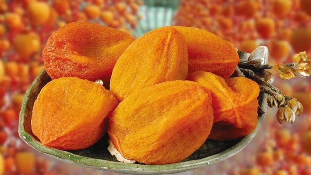 Hồng treo gió Đà Lạt dẻo mềm, ngọt tự nhiên và thơm đặc trưng