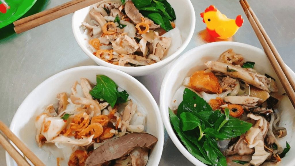 Bánh ướt lòng gà 21 Trương Công Định Đà Lạt gần khu trung tâm và chợ Đà Lạt