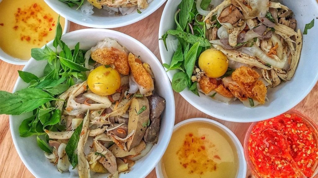 Top 5 quán bánh ướt lòng gà Đà Lạt ngon, đông khách và được yêu thích