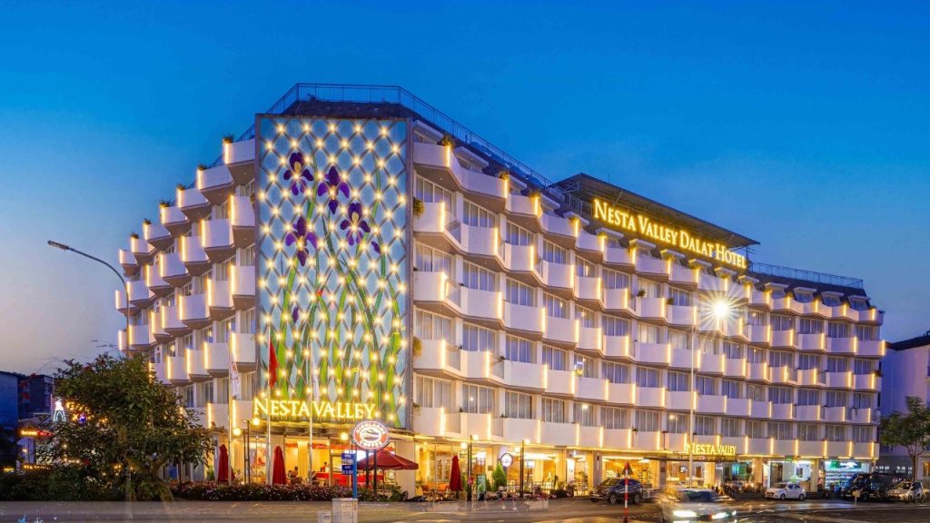 Nesta Valley Dalat Hotel - khách sạn Đà Lạt có chỗ đậu xe hơi tại trung tâm