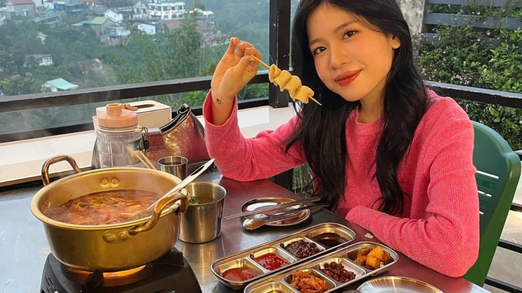 Pacho Pocha Đà Lạt với không gian quán nhậu phong cách Hàn Quốc