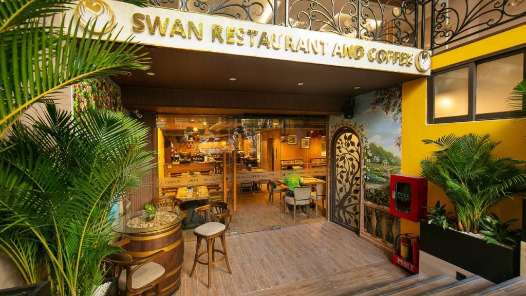 Nhà hàng Swan phục vụ ẩm thực Á Âu tại Nesta Saigon Hotel