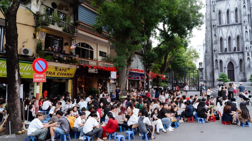 Trải nghiệm thưởng thức trà chanh tại khu vực Nhà thờ Lớn Hà Nội
