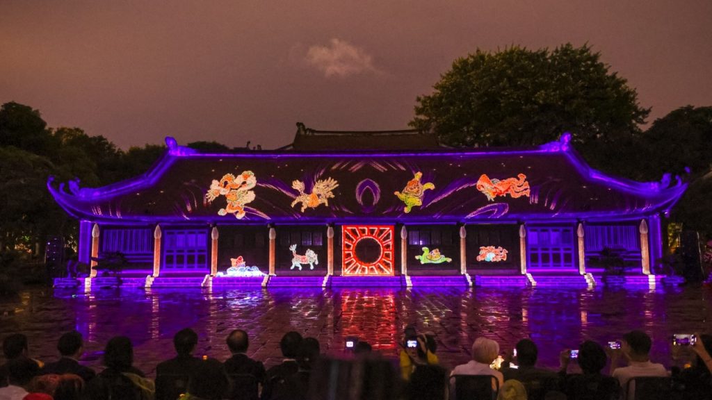 Tour đêm Tinh hoa đạo học với công nghệ 3D Mapping tại Văn Miếu