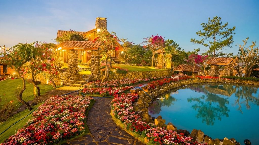 Lạc Hư Cổ Trấn Đà Lạt với không gian cổ phong và điểm check-in cổ trang mới