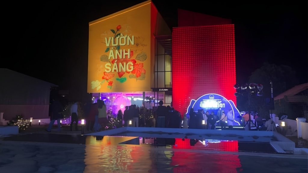 Đường đến Vườn Ánh Sáng Lumiere Đà Lạt trên đường Mai Anh Đào