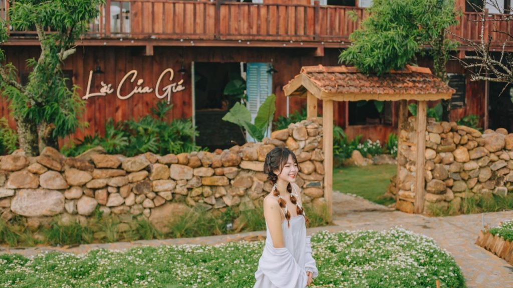 Tiệm Cà Phê Lời Của Gió với view hoàng hôn Đà Lạt